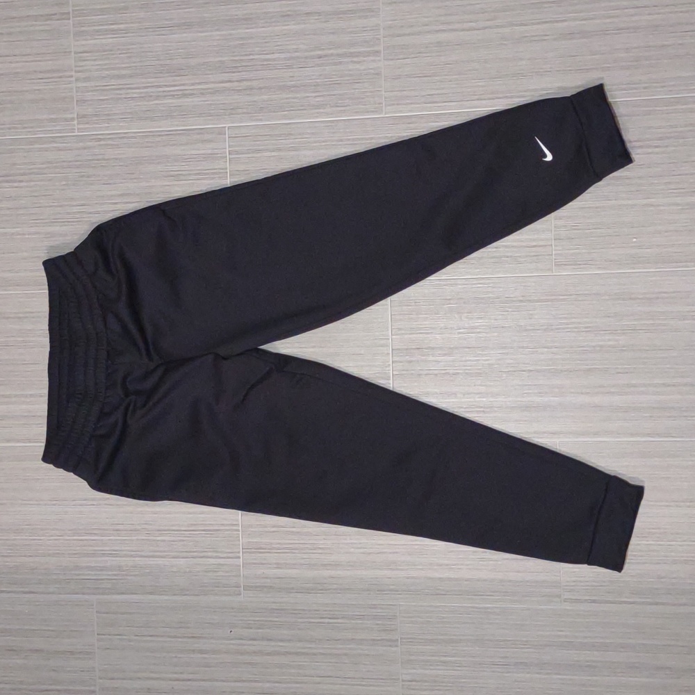 Nike therma-fit Boys large size 12/14